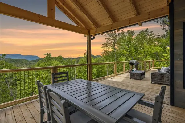 2829 Red Sky DR, Sevierville, TN 37862