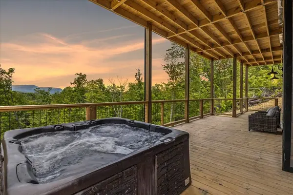 2829 Red Sky DR, Sevierville, TN 37862