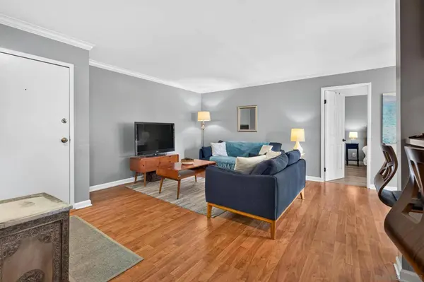 6924 Hyde Park #220, San Diego, CA 92119