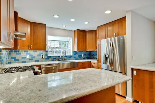 2110 Windrose PL, Mountain View, CA 94043