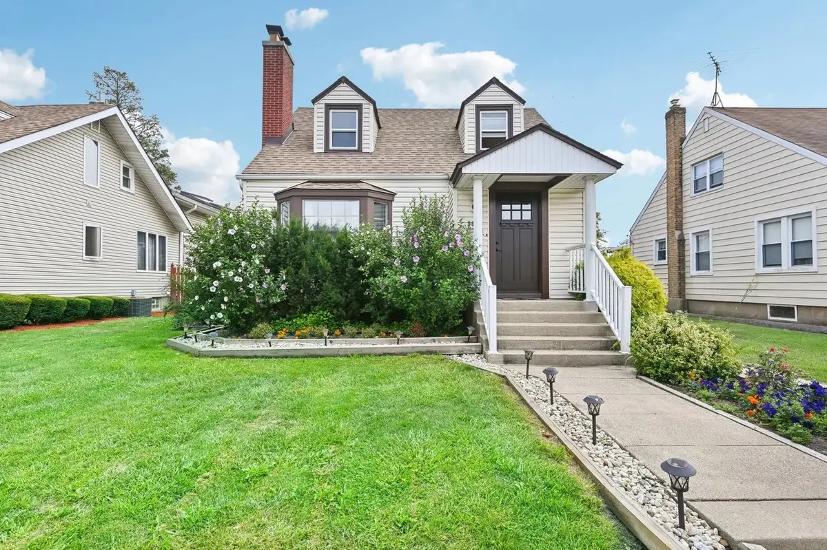 REimagine Chicago Realty Pioneer Ave