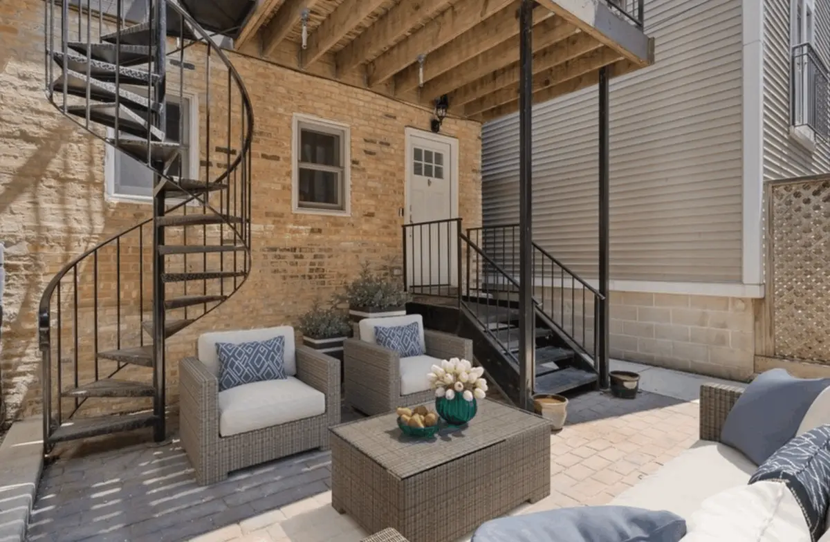 Reimagine Chicago Lincoln Park Townhome Patio