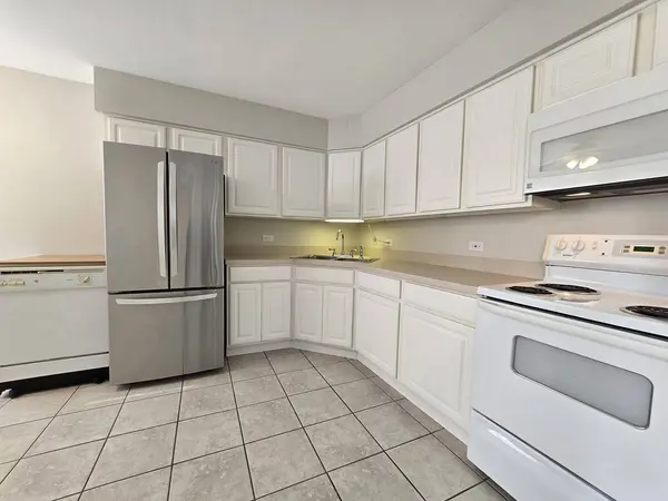 837 Lathrop AVE #GW, Forest Park, IL 60130