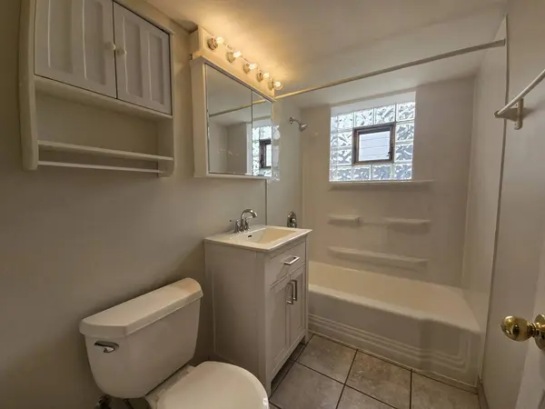 837 Lathrop AVE #GW, Forest Park, IL 60130