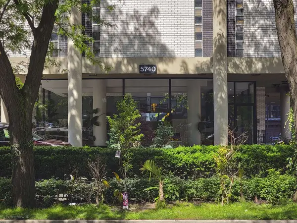 5740 N Sheridan RD #15E, Chicago, IL 60660