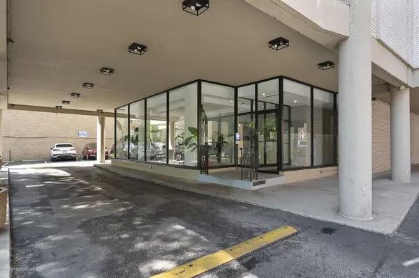 5740 N Sheridan RD #15E, Chicago, IL 60660