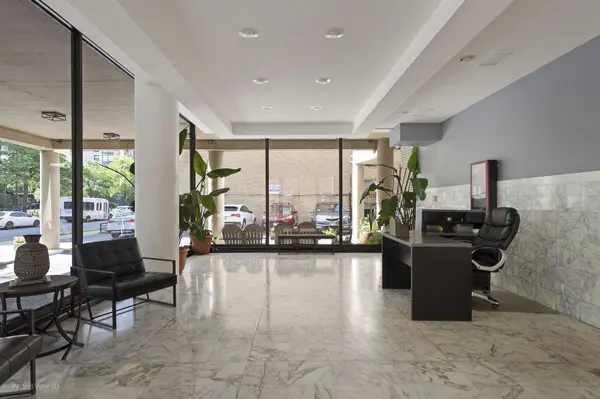 5740 N Sheridan RD #15E, Chicago, IL 60660