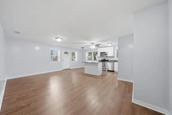 2501 W Bryn Mawr AVE #102, Chicago, IL 60659