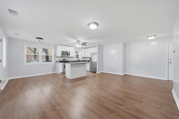 2501 W Bryn Mawr AVE #102, Chicago, IL 60659