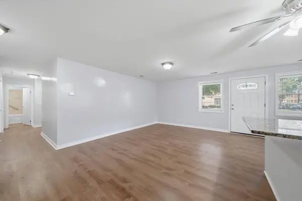 2501 W Bryn Mawr AVE #102, Chicago, IL 60659