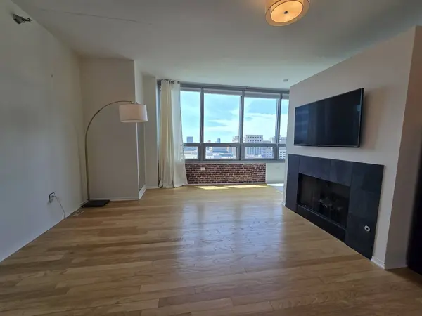 701 S Wells ST #1907, Chicago, IL 60607