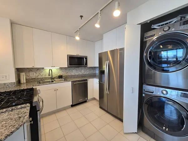 701 S Wells ST #1907, Chicago, IL 60607