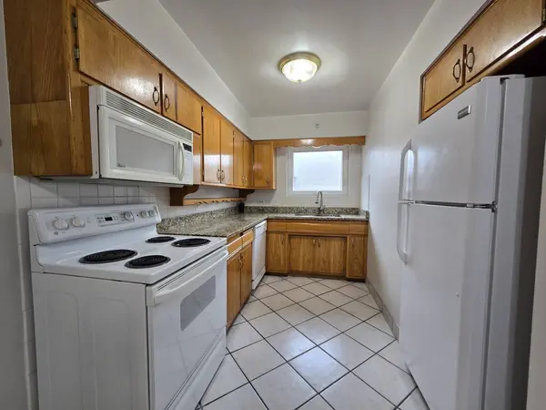 6801 13th ST #2E, Berwyn, IL 60402