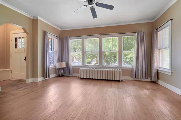 5505 W Cullom AVE, Chicago, IL 60634