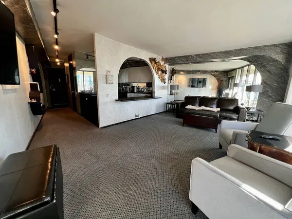 300 N State ST #3704, Chicago, IL 60654
