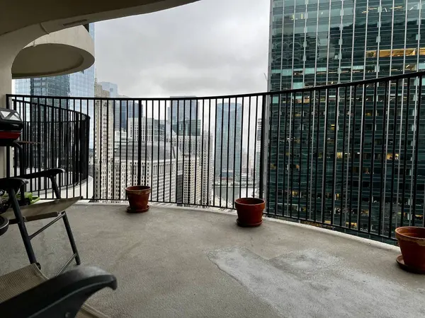 300 N State ST #3704, Chicago, IL 60654
