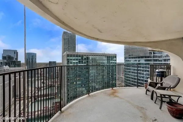 300 N State ST #5201, Chicago, IL 60654