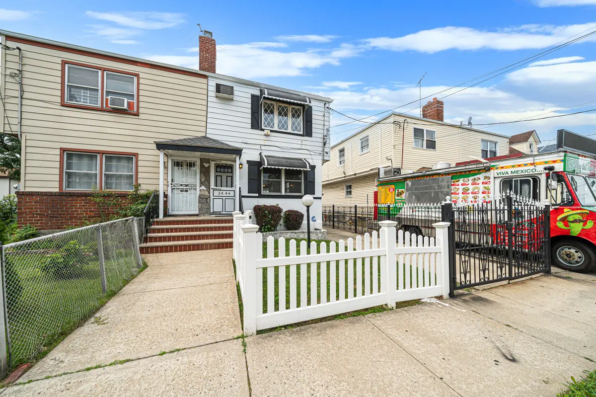 24-44 Ericsson St, East Elmhurst, NY 11369