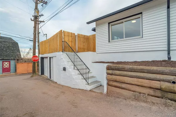 202 Oklahoma RD, Manitou Springs, CO 80829