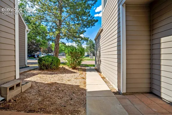 2046 Palm Drive, Colorado Springs, CO 80918