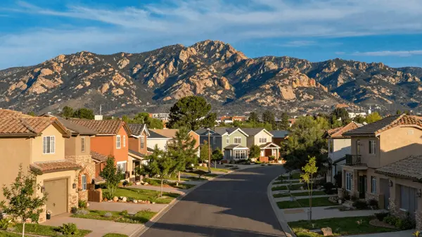 feature image of Broadmoor Bluffs: Where the Mountain Meets the City
