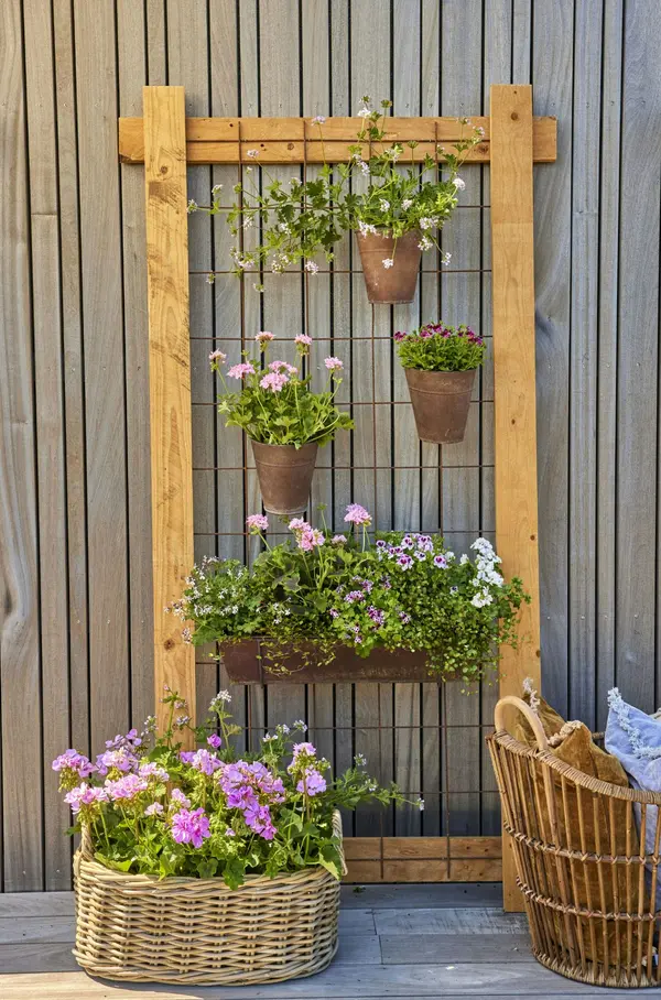 DIY Projects This Spring That Instantly Boost Curb Appeal