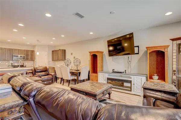 16121 Bolling DR, Denver, CO 80239