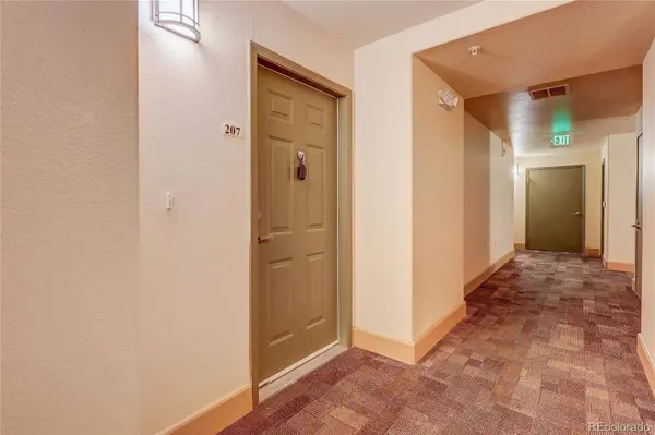 8489 Canyon Rim CIR #207, Englewood, CO 80112