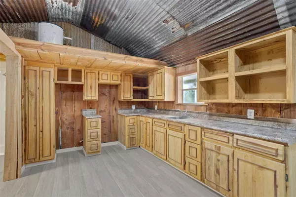 526 Old Ferry RD, Kinder, LA 70648