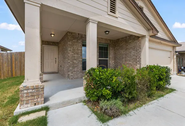 109 Midas LN, Jarrell, TX 76537