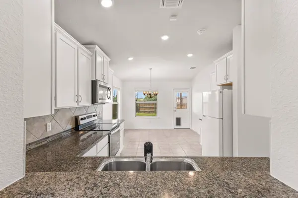 109 Midas LN, Jarrell, TX 76537