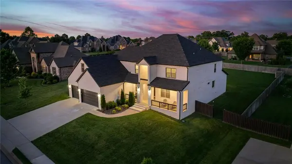 1420 Tuscany Dr, Centerton, AR 72719
