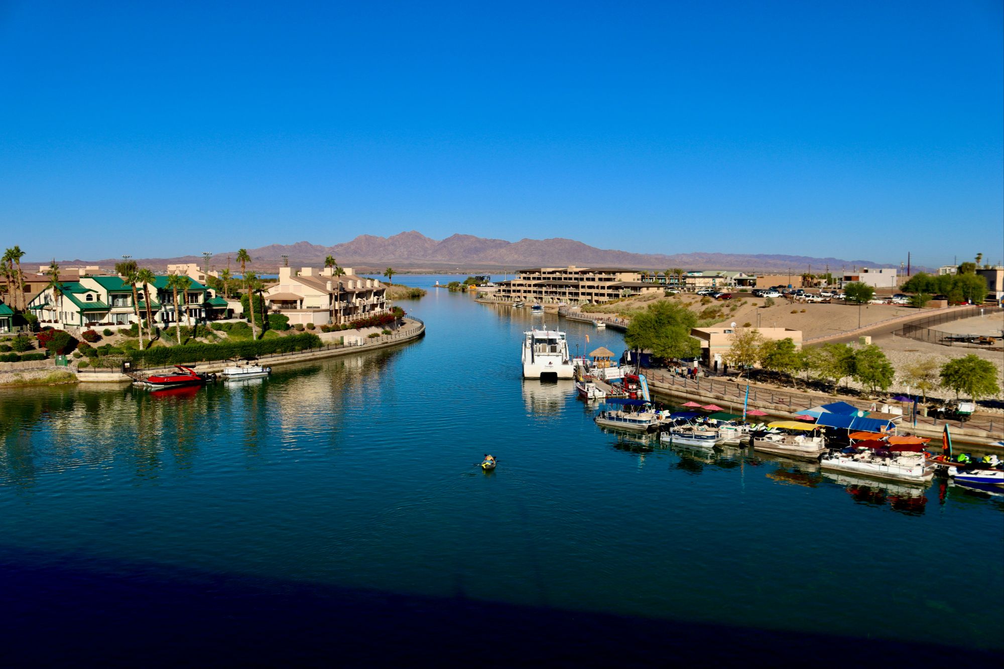 Image of boats in Bridgewater Channel at Lake Havasu City 