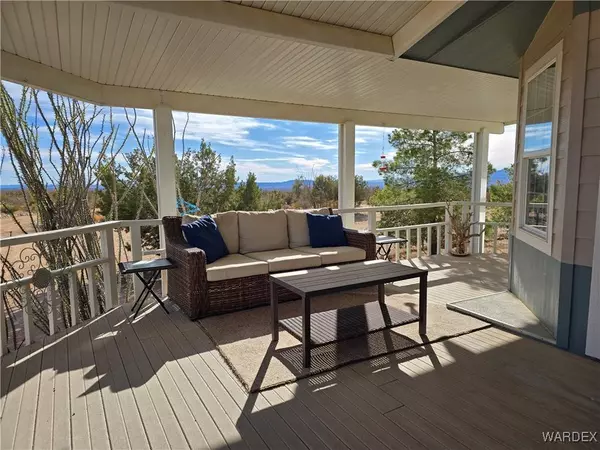 19688 S Diamondback RD, Yucca, AZ 86438