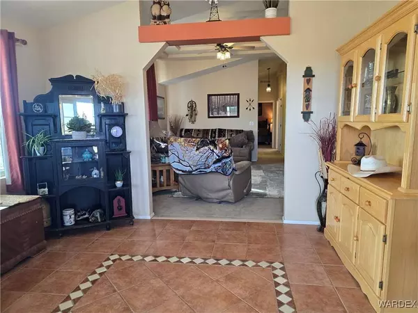 19688 S Diamondback RD, Yucca, AZ 86438