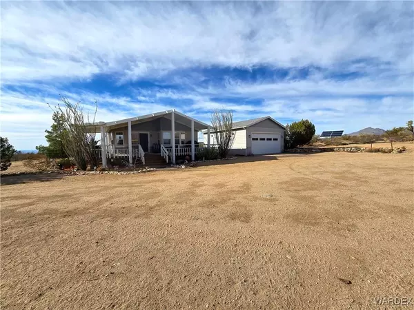 19688 S Diamondback RD, Yucca, AZ 86438