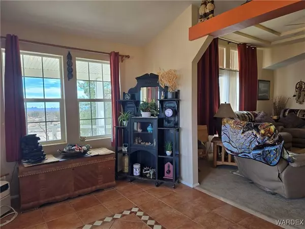 19688 S Diamondback RD, Yucca, AZ 86438