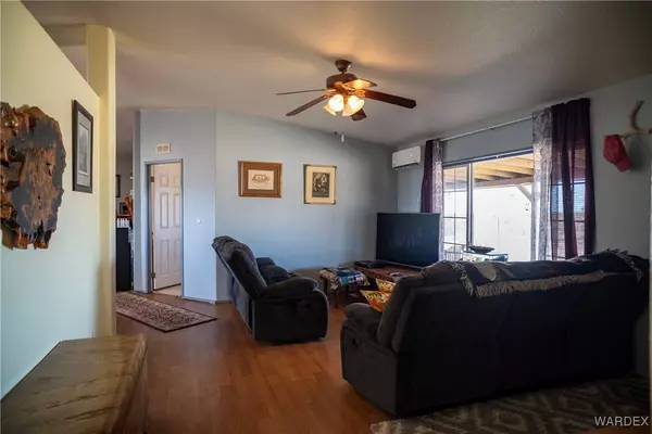 7190 E Red Barrel RD, Yucca, AZ 86438