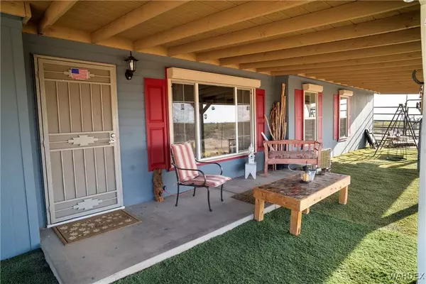 7190 E Red Barrel RD, Yucca, AZ 86438