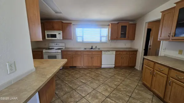 5558 E Red Barrel Rd, Yucca, AZ 86438