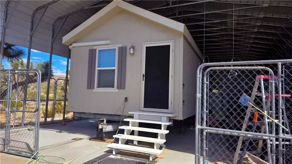 8375 E Cholla DR, Yucca, AZ 86438