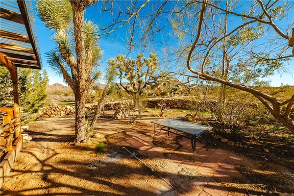 19816 S Gold Mine RD, Yucca, AZ 86438