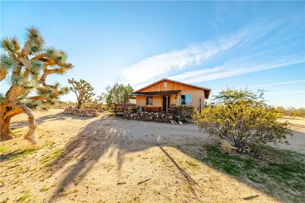 19816 S Gold Mine RD, Yucca, AZ 86438