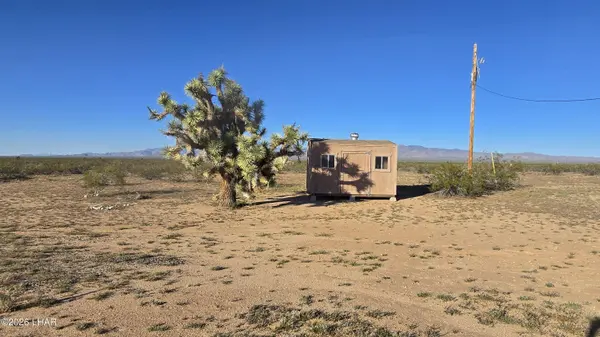 21688 S Roy Rogers Rd, Yucca, AZ 86438