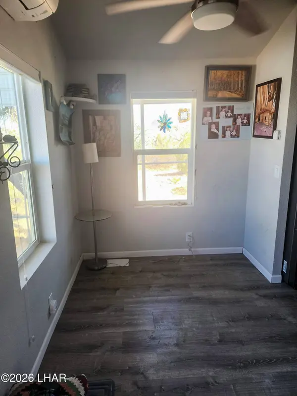 8375 E Cholla Dr, Yucca, AZ 86438
