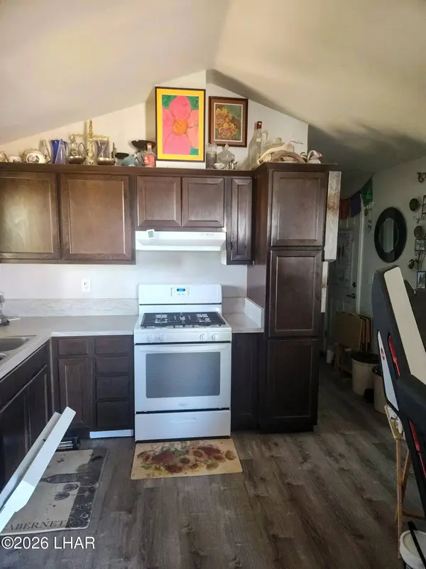 8375 E Cholla Dr, Yucca, AZ 86438