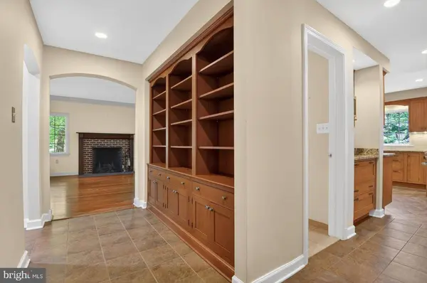 4610 BACKLICK RD, Annandale, VA 22003
