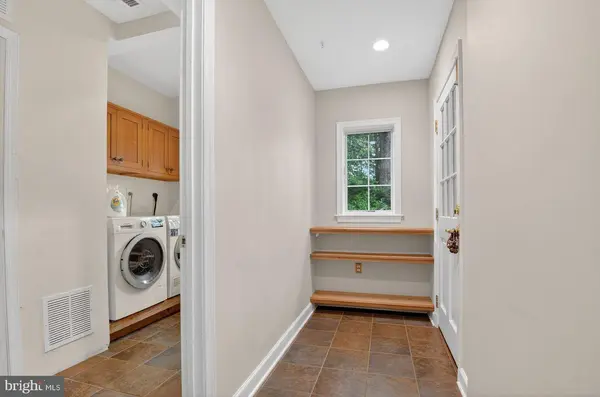 4610 BACKLICK RD, Annandale, VA 22003