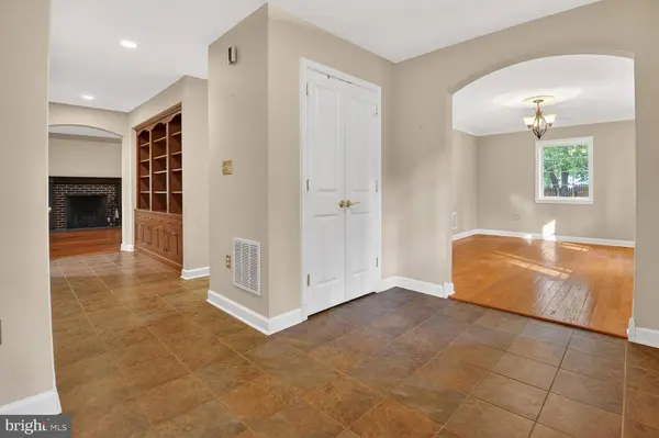 4610 BACKLICK RD, Annandale, VA 22003