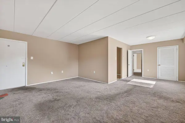125-N CLUBHOUSE DR SW #1, Leesburg, VA 20175